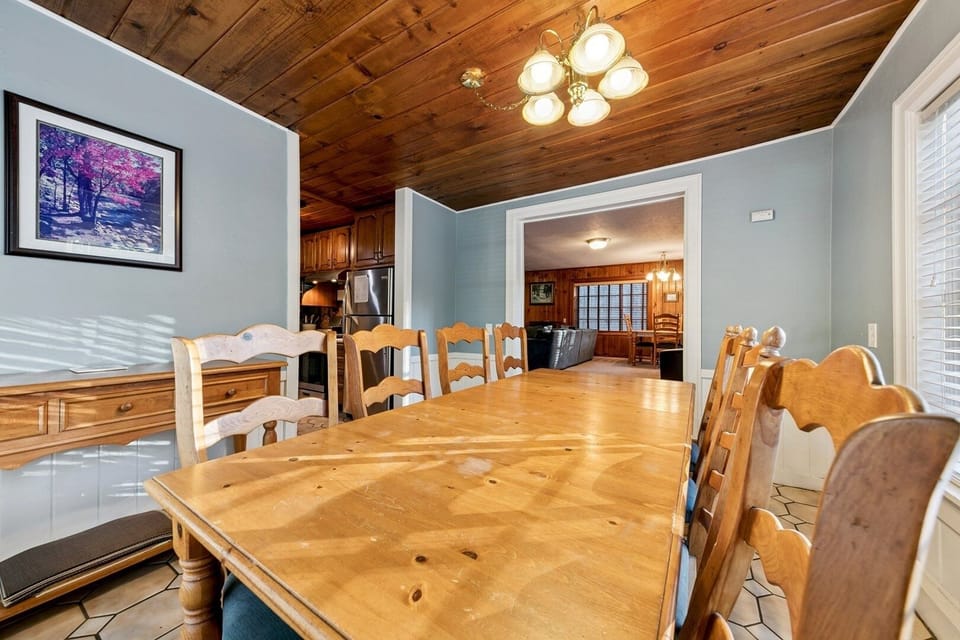 Cabin, 5 Bedrooms | Dining