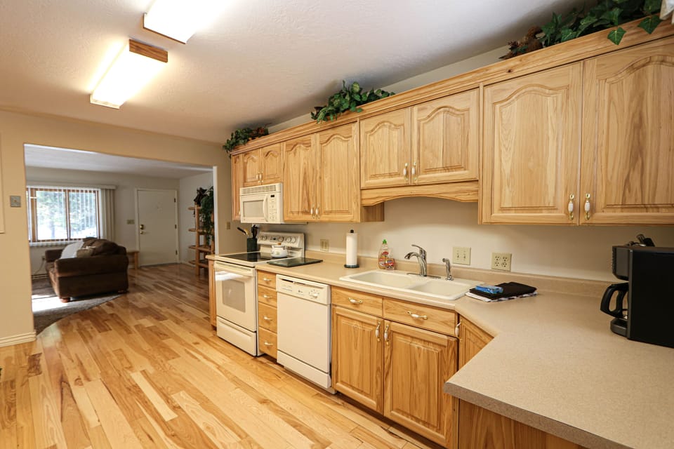 House | Private kitchen | Full-size fridge, microwave, oven, stovetop