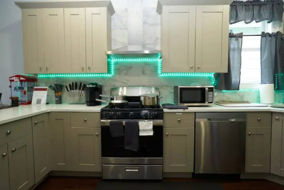 Step into our fully-equipped kitchen, a culinary haven designed to inspire your inner chef. Featuring modern appliances, ample counter space, and pristine cabinetry, cooking becomes a delightful experience. From the sleek stove to the spacious refrigerator, every detail is thoughtfully curated to enhance your culinary endeavors. Whether you're preparing a gourmet feast or whipp...