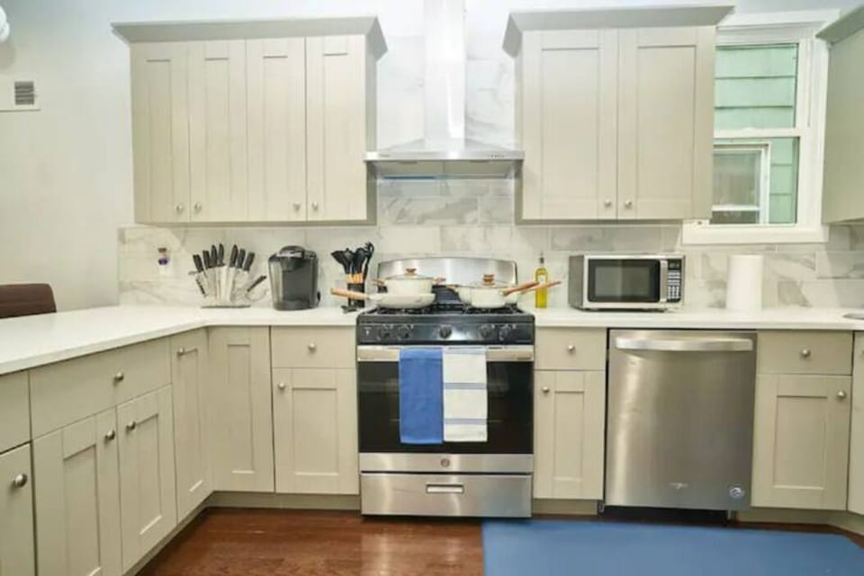 Step into our fully-equipped kitchen, a culinary haven designed to inspire your inner chef. Featuring modern appliances, ample counter space, and pristine cabinetry, cooking becomes a delightful experience. From the sleek stove to the spacious refrigerator, every detail is thoughtfully curated to enhance your culinary endeavors. Whether you're preparing a gourmet feast or whipp...