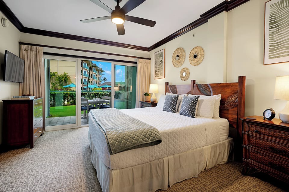 H104 Master Bedroom - King