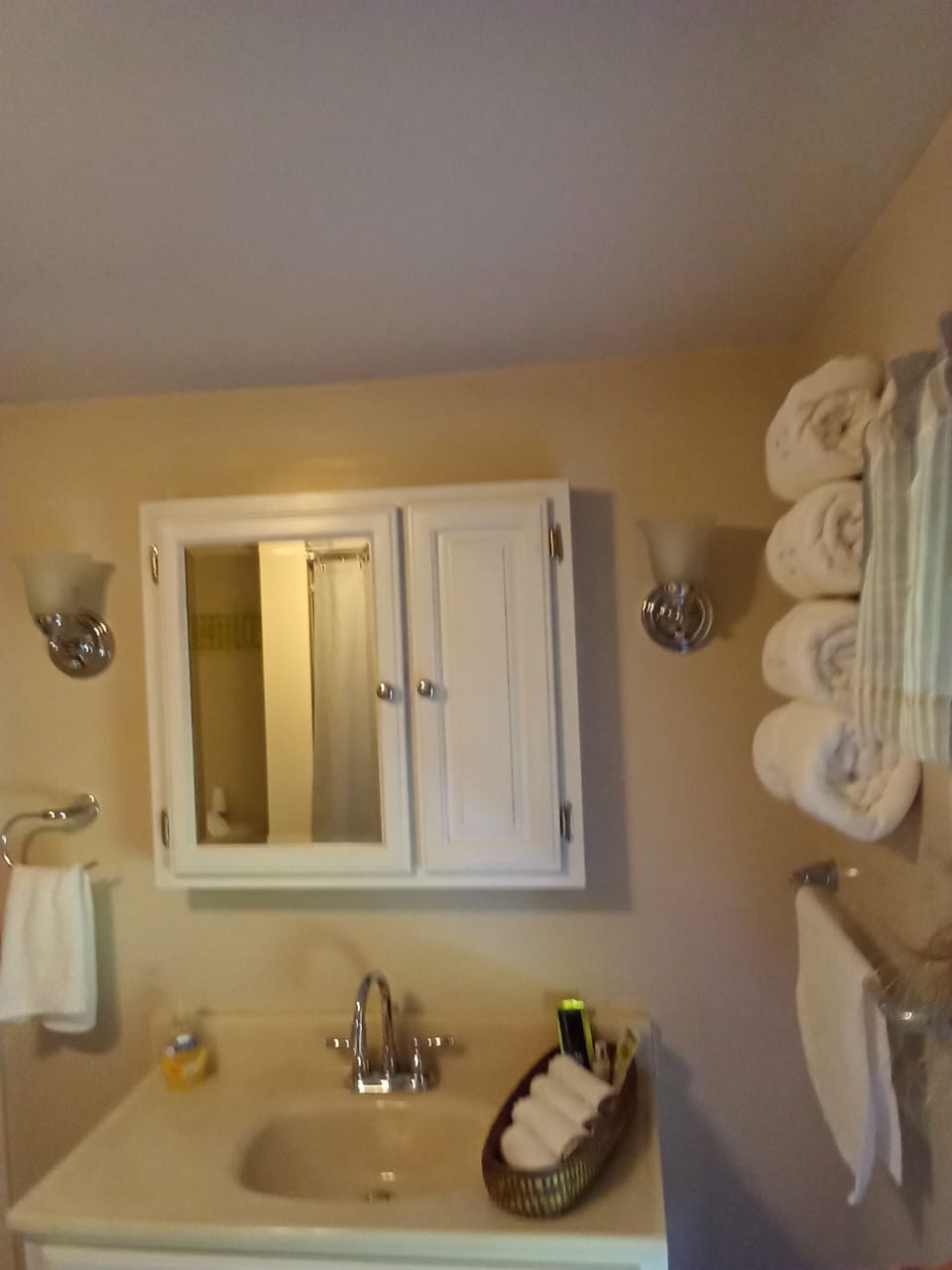 Upstairs full bath
