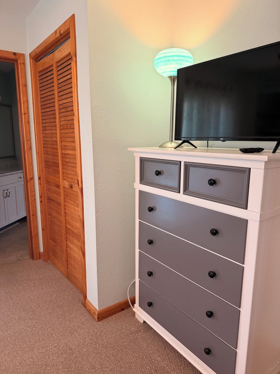 Queen bedroom dresser