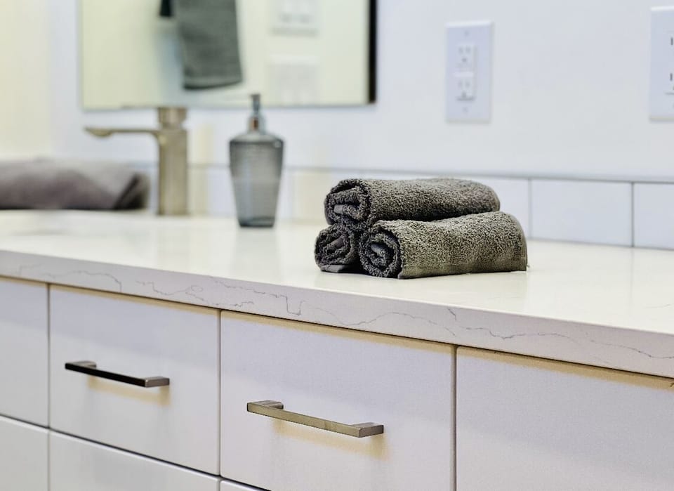 Complimentary linens provided. 