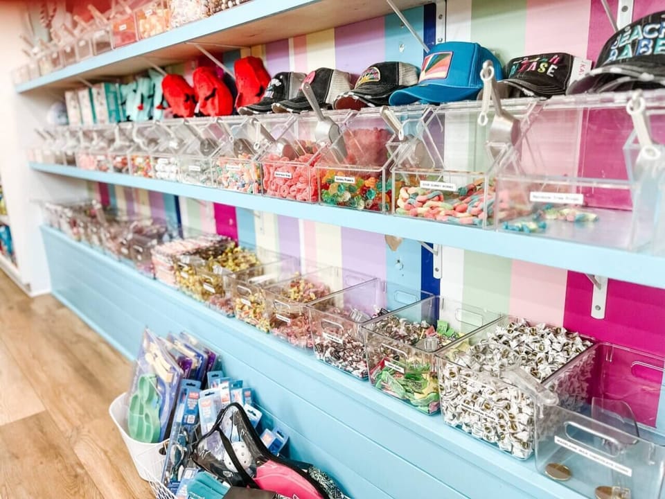 Candy shop| 2 min walk from home