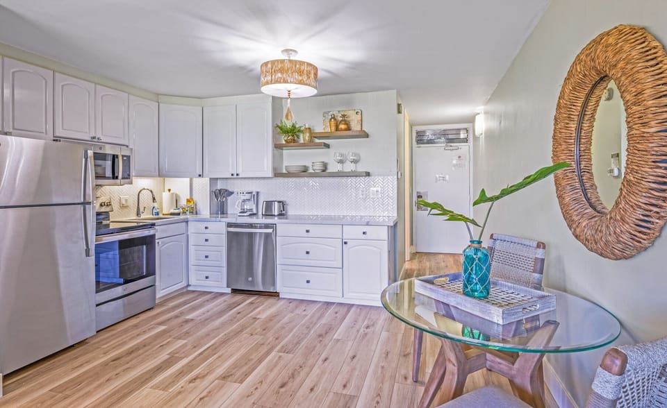 Studio | Private kitchen | Coffee/tea maker, fridge, oven, toaster