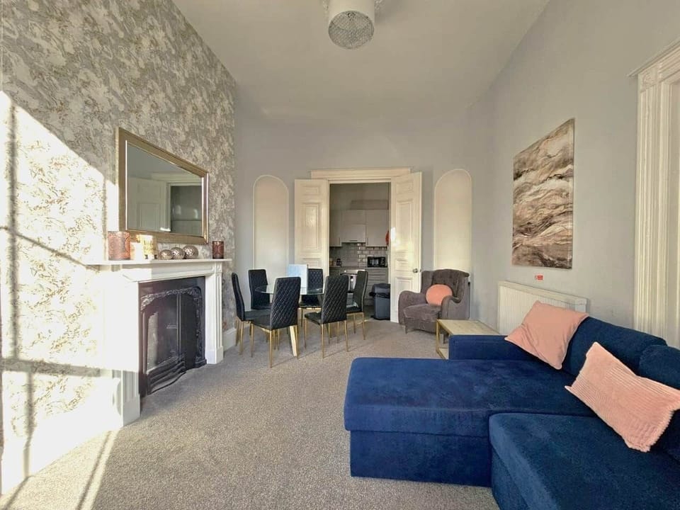 Living room 3