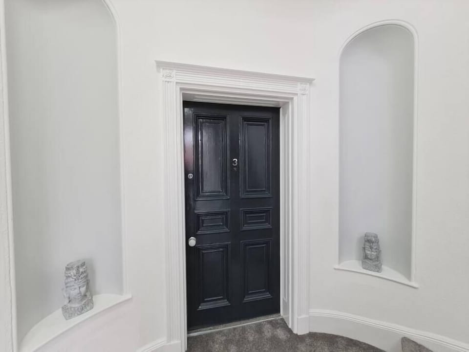 Flat door