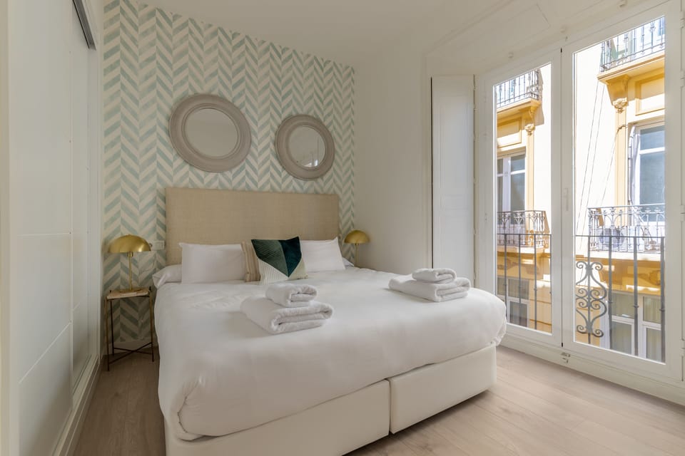 Superior Apartment, 1 Bedroom | 1 bedroom, desk, soundproofing, cribs/infant beds