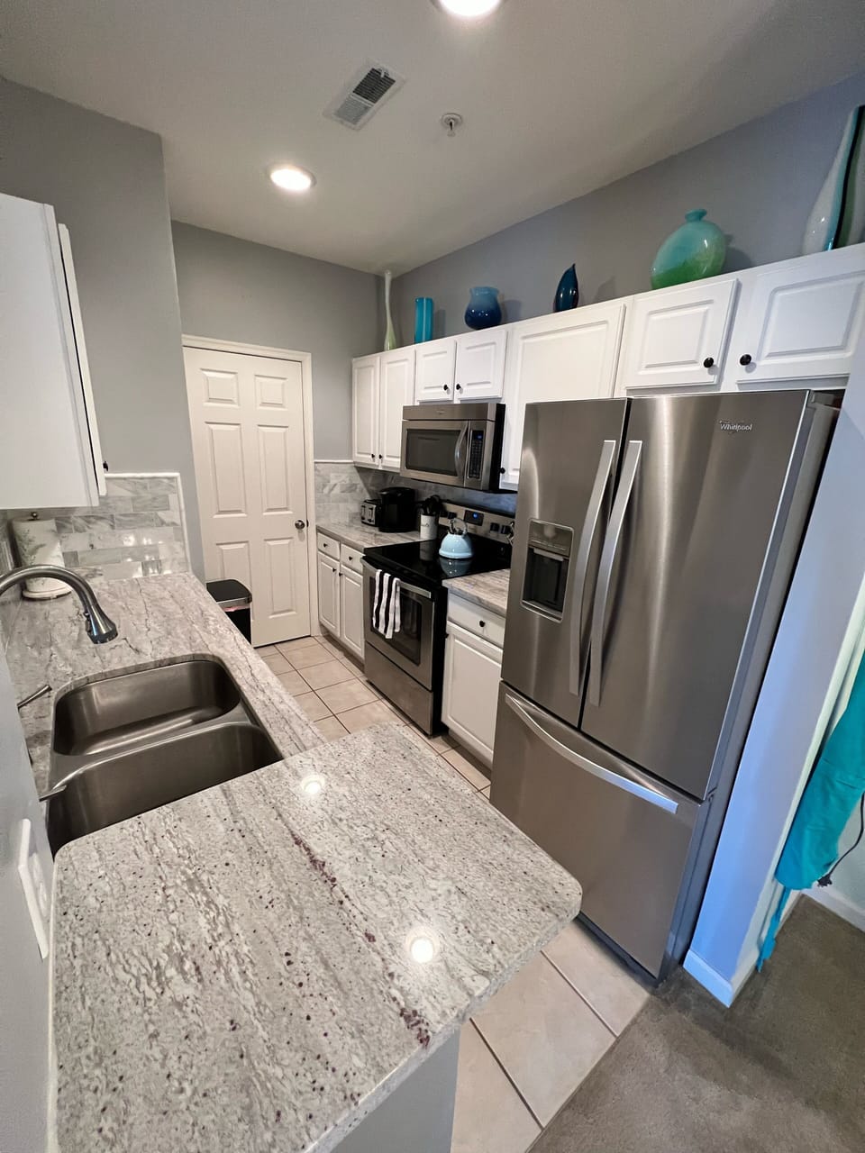 Fully furnished kitchen 
 