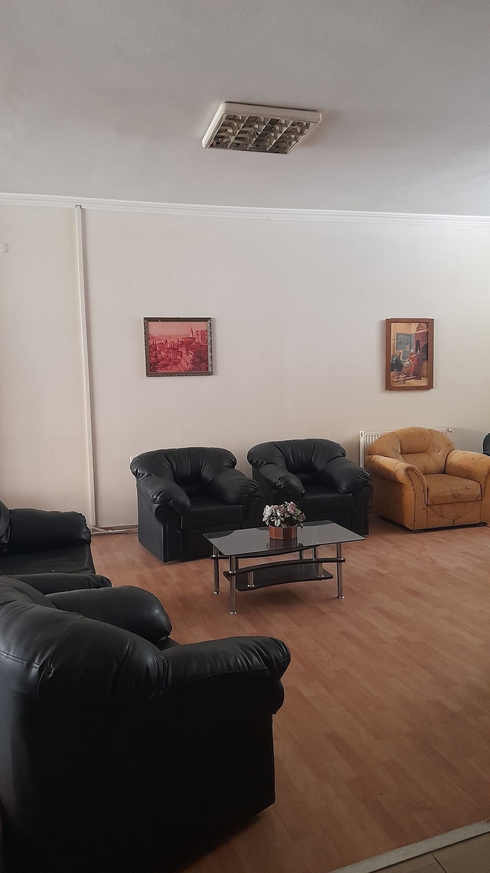 82-cm LCD TV with satellite channels, TV, heated floors