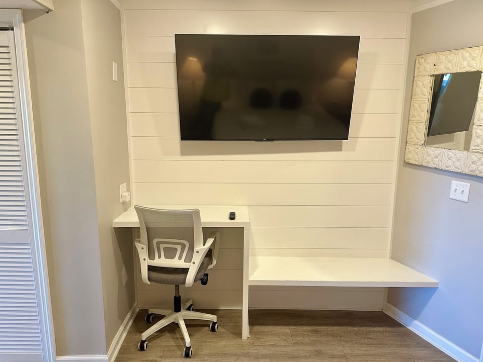 Bedroom - Desk