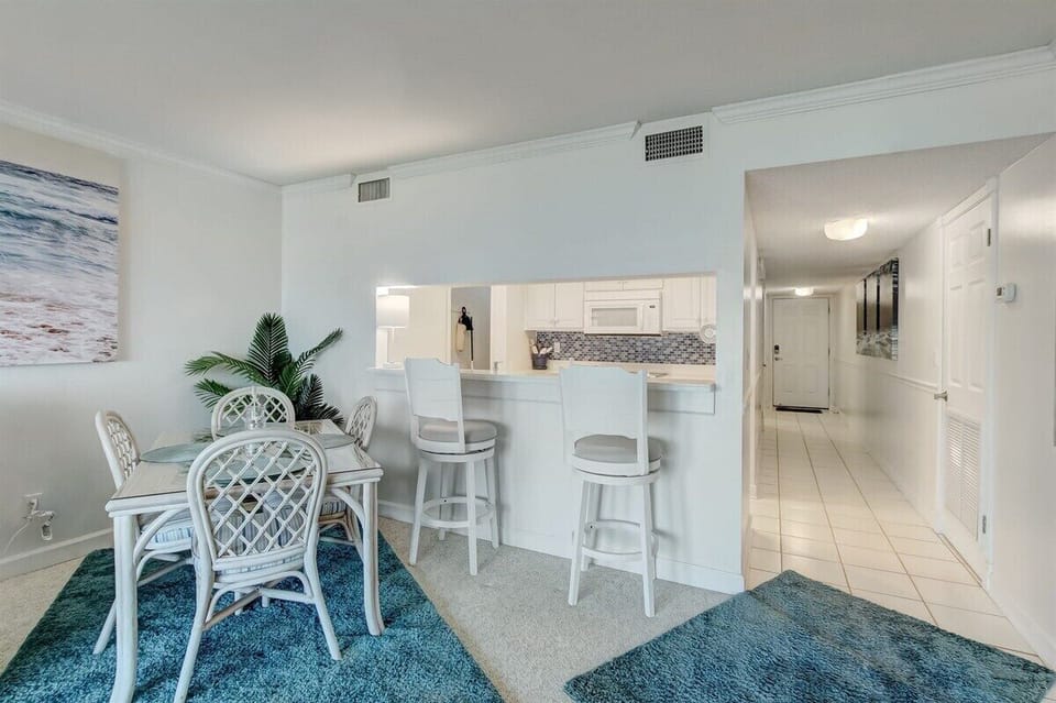 Seating for 4 at Dining Table with Barstools for Extra Seating