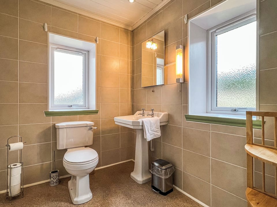 Shower room | Laxdale Cottage, Leverburgh, Isle of Harris