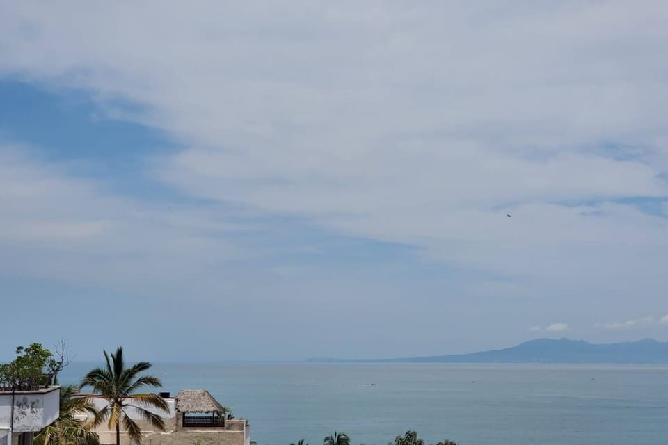 The ocean, Malecon, are just steps away from the Villa