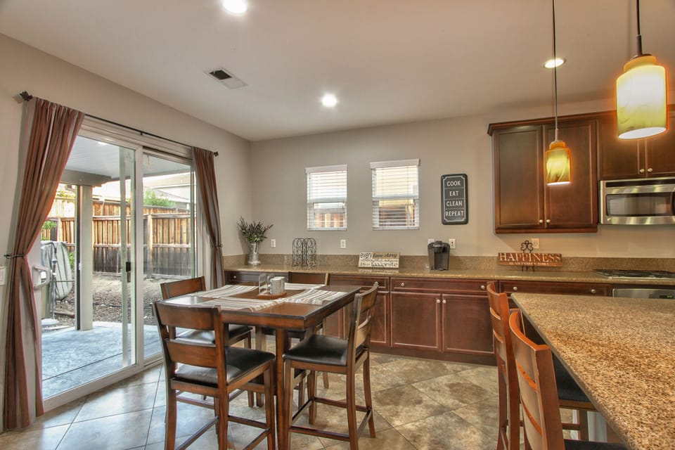 Breakfast Nook