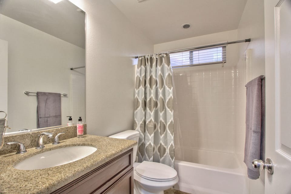 Downstairs Full Bath