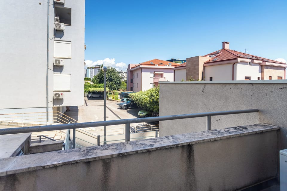 Balncony, exit from bedroom 2