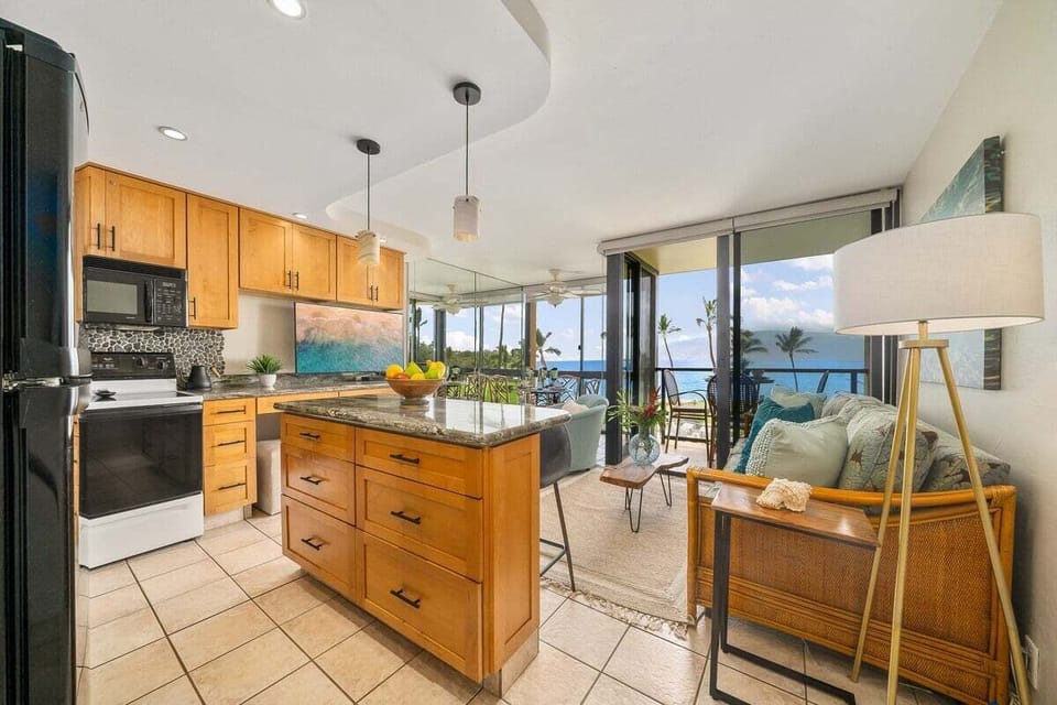 Kihei Surfside 306 kitchen2