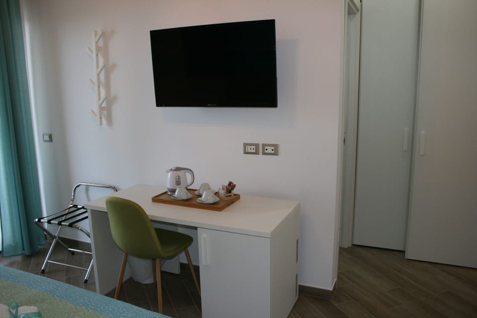 Standard Room | Premium bedding, desk, laptop workspace, cribs (surcharge)