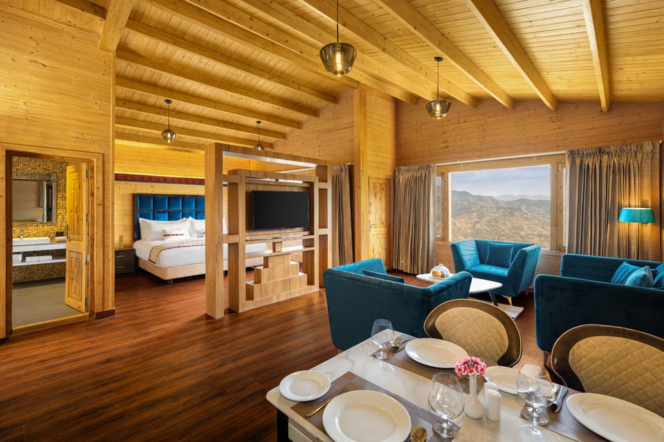 Villa Suite with Private Balcony | Hypo-allergenic bedding available, in-room safe, desk, WiFi (free)