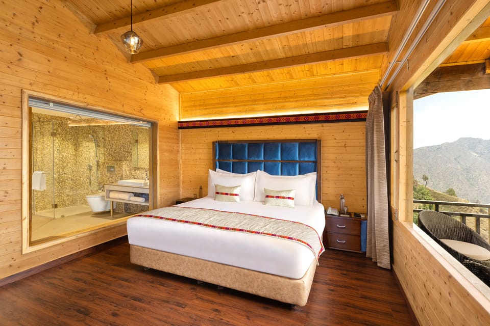 Villa Suite with Private Balcony | Hypo-allergenic bedding available, in-room safe, desk, WiFi (free)