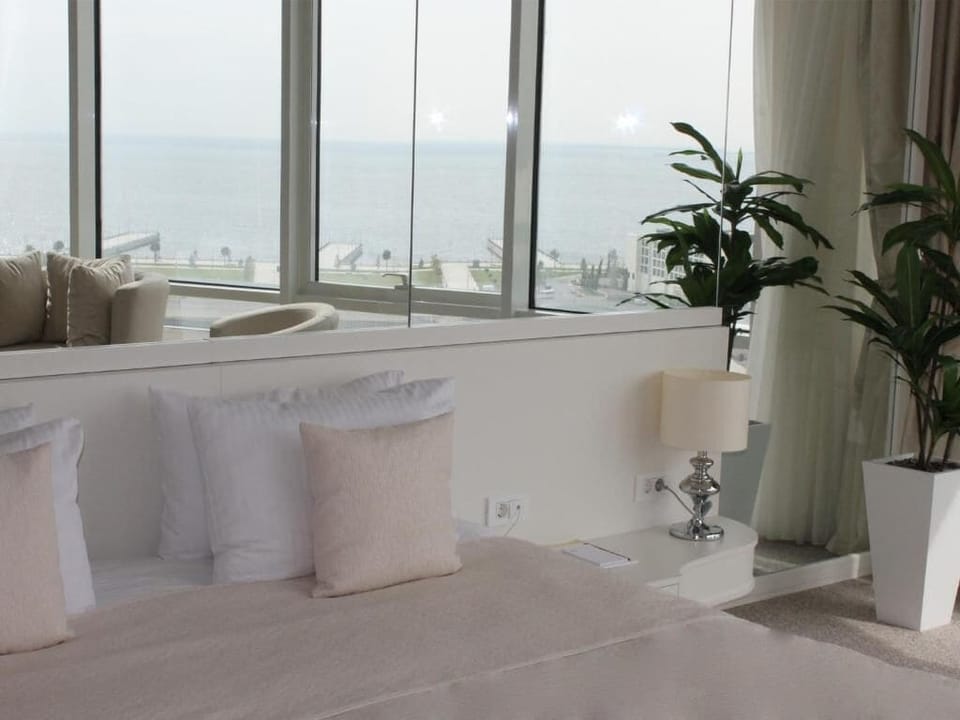 Superior Double Room | Minibar, in-room safe, desk, laptop workspace