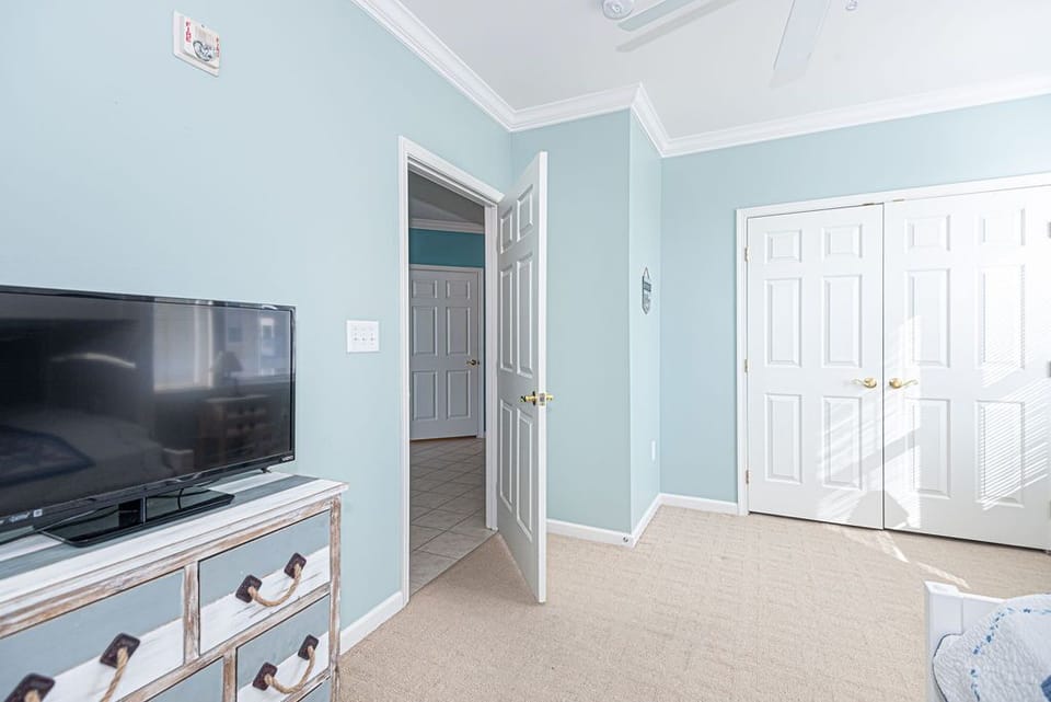 Sunset Island 4E Bedroom