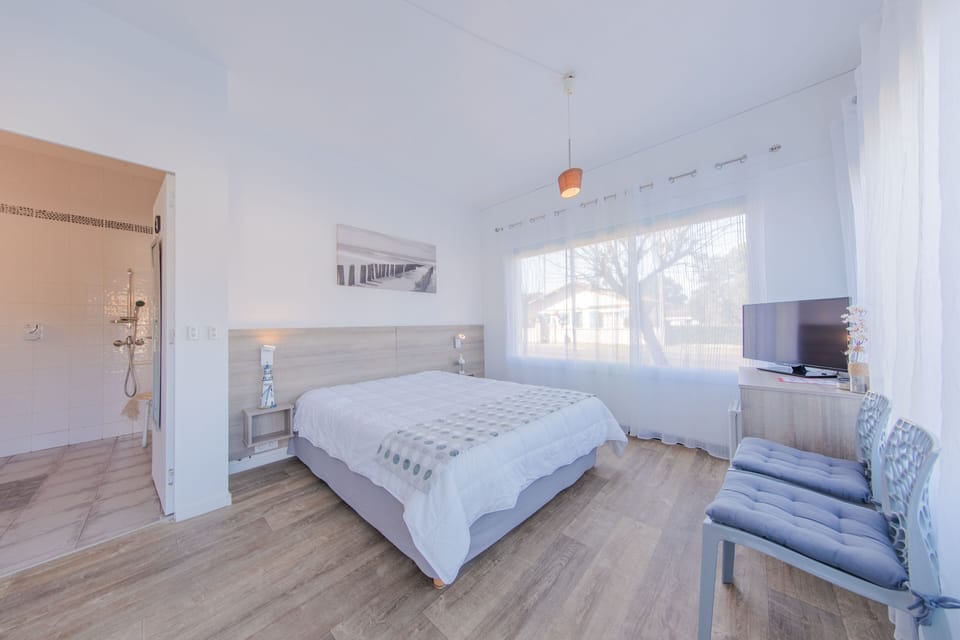 Comfort Triple Room, Accessible | Desk, cribs/infant beds, free WiFi