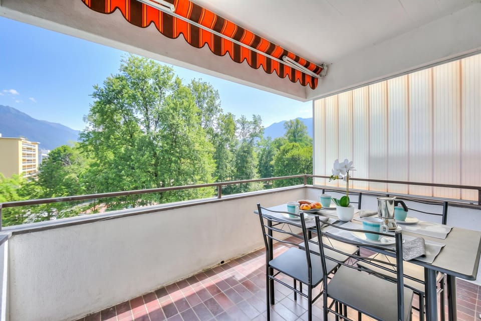 Family Apartment, 1 Bedroom, Balcony (Lido Apartment Locarno with Balcony) | Outdoor dining