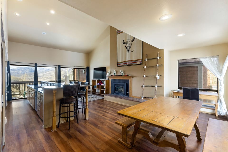 New Lamertine Condos #2533.