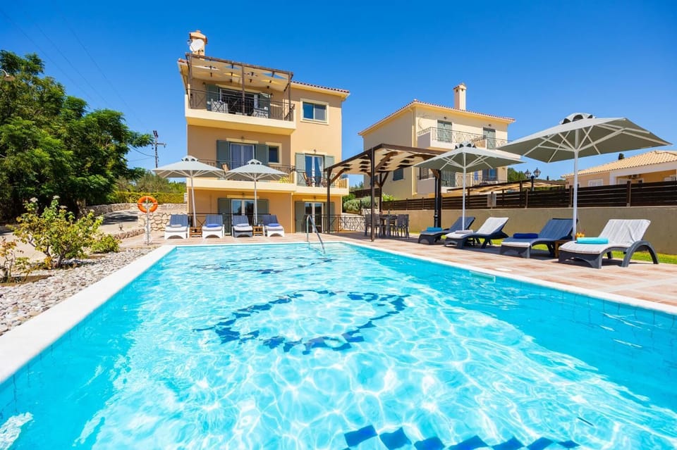 Beautiful villa with private pool and terrace with sea views