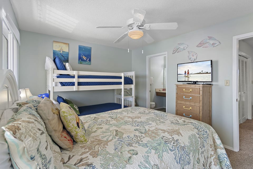 Guest bedroom