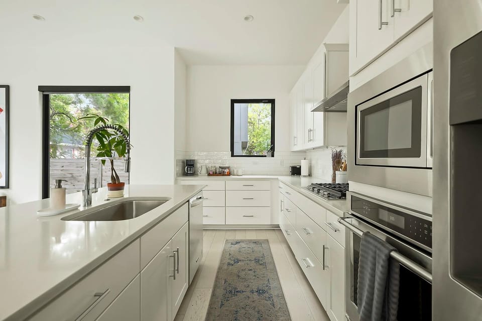 Fully-equipped kitchen