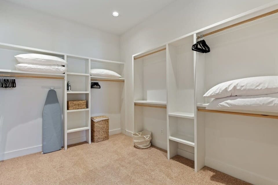 Walk-in closet