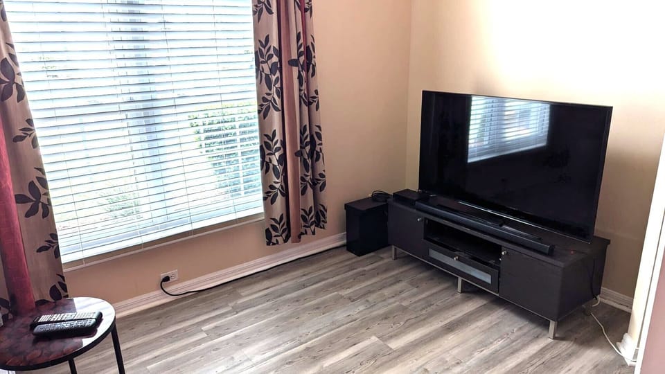 Second sitting room with TV