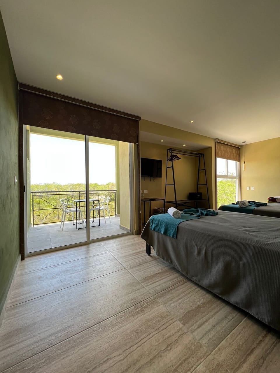 Deluxe Garden View | In-room safe, desk, laptop workspace, iron/ironing board