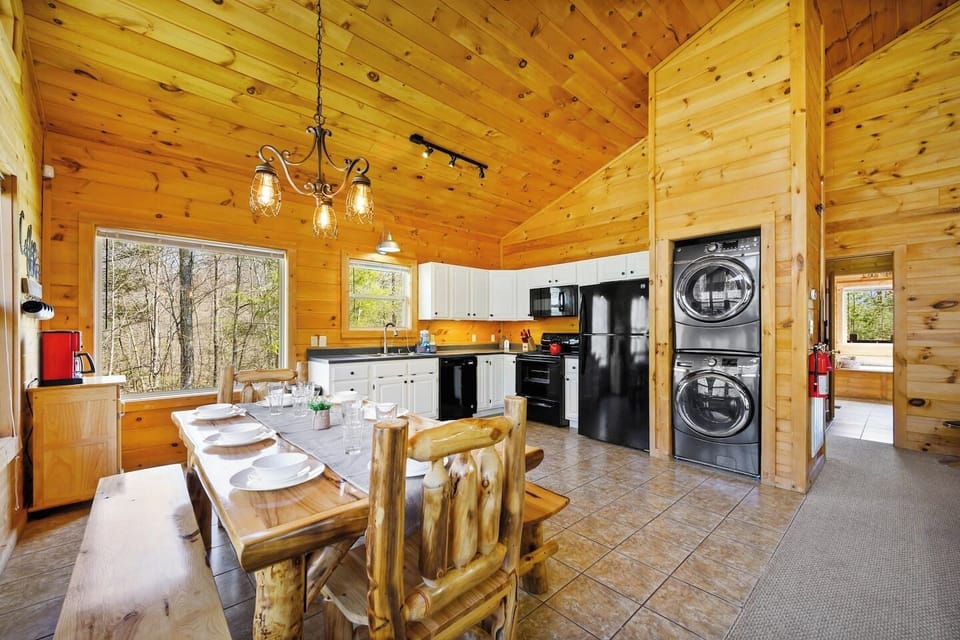 Plenty of room for up to eight to dine at our kitchen table.