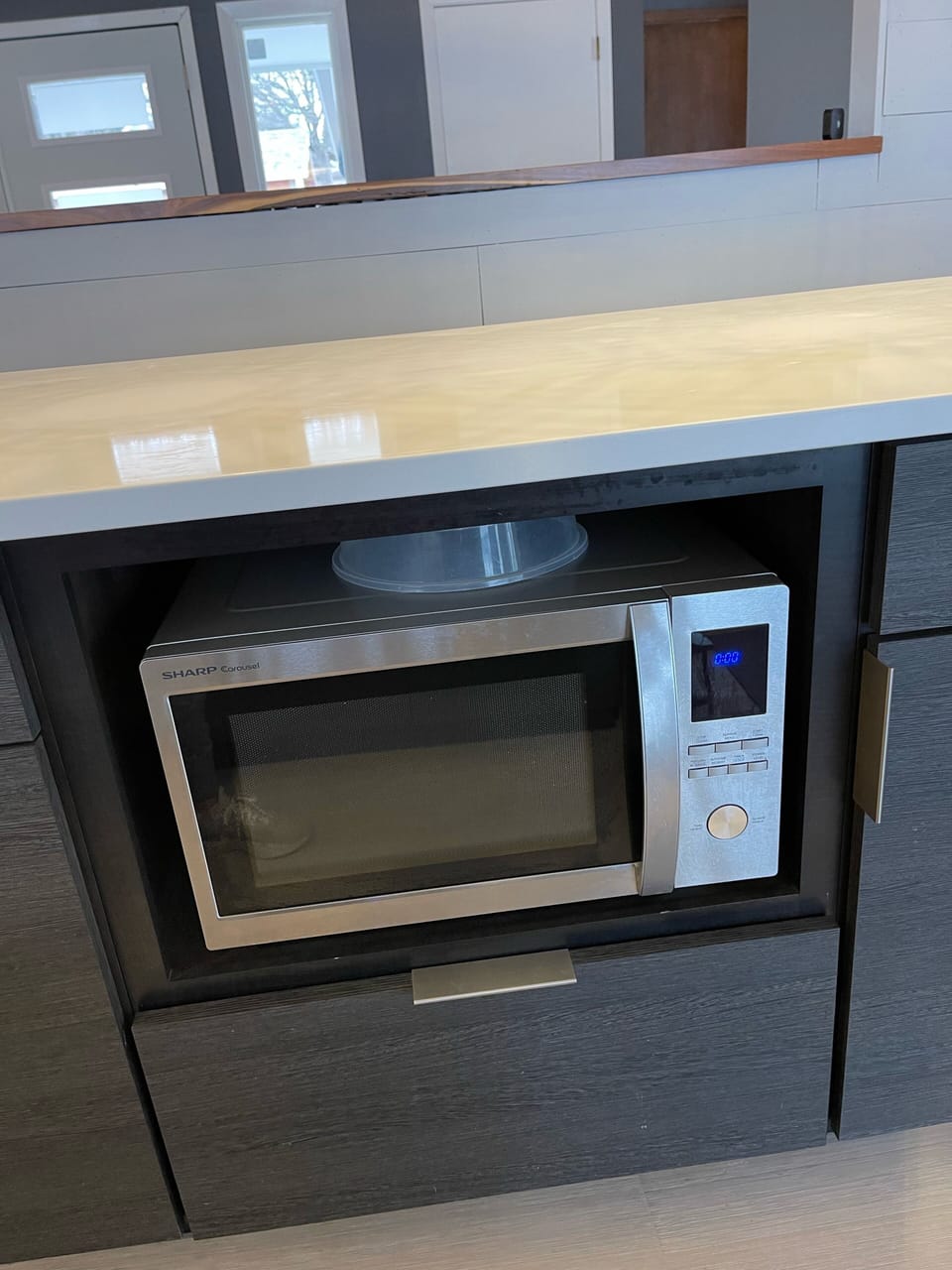 Microwave in island 