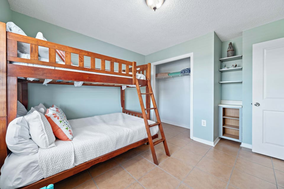Guest bedroom
