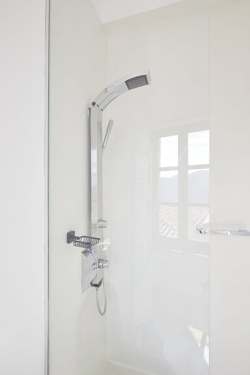 Executive Suite Balcony | Bathroom | Shower, rainfall showerhead, hair dryer, bathrobes