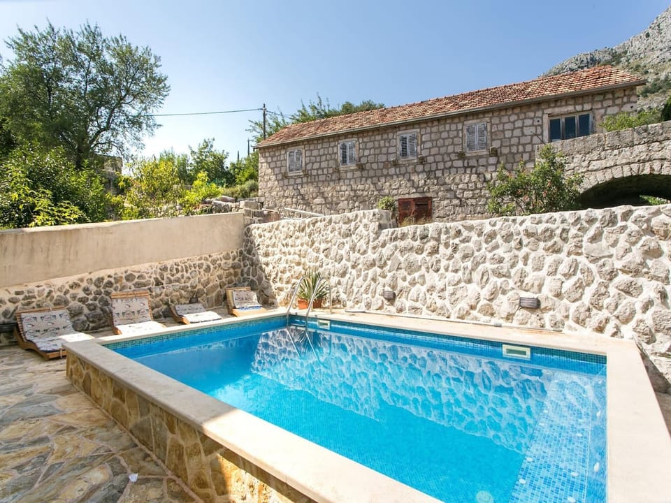 Holiday Home Swimming Pool