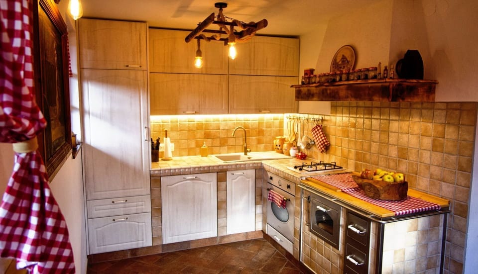 House | Private kitchen | Full-size fridge, oven, stovetop, coffee/tea maker
