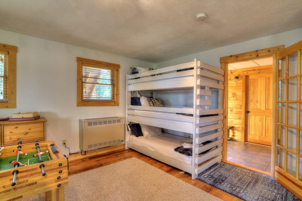 Triple bunk bed!