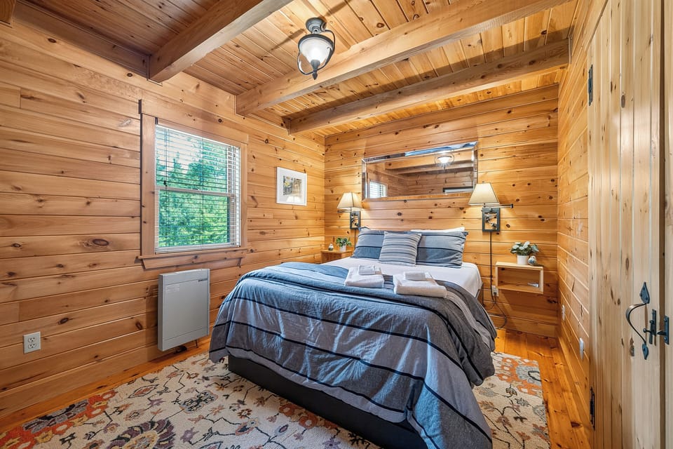 Bedroom #1- Main Floor Queen