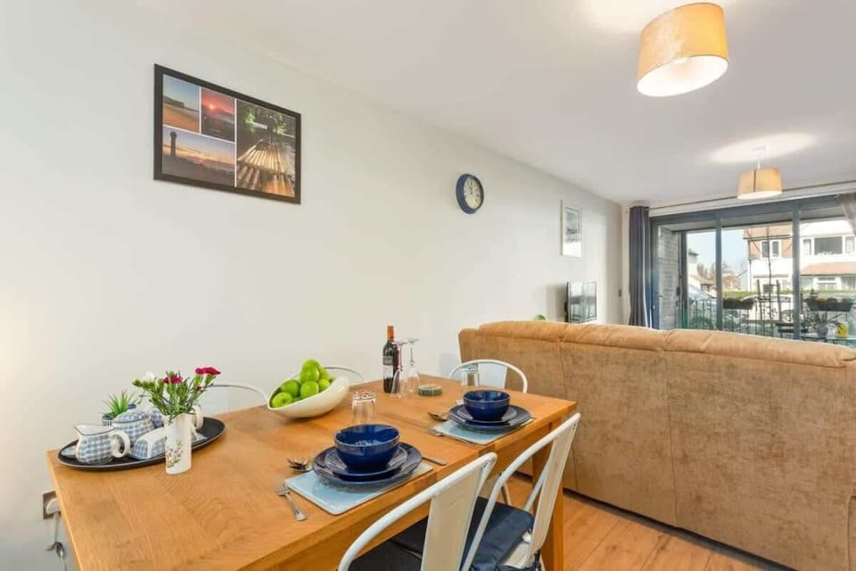 Farrier William, Margate - Host & Stay