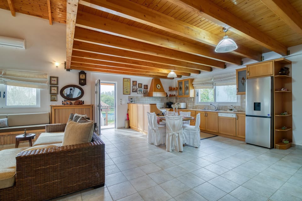 Family Villa, Multiple Bedrooms (Villa John Dimeon Kato Achaia With) | Interior