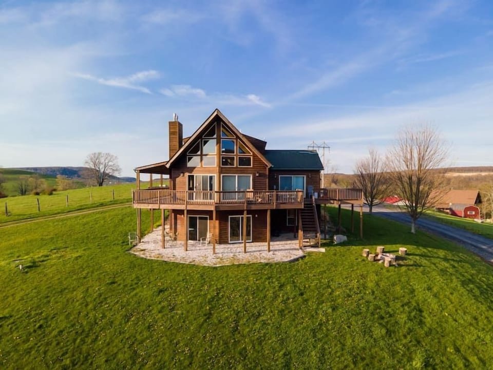 Welcome to Sunset Mountain Chalet!  The home of peace, serenity, and relaxing family fun!