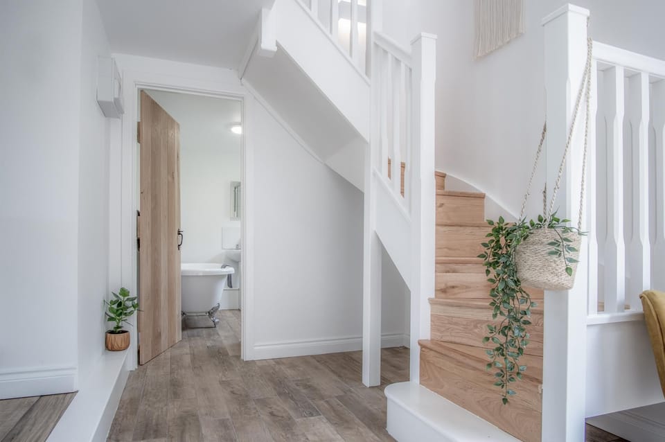 Brook Cottage Green - 2 Bedroom Cottage - Dale (9302)