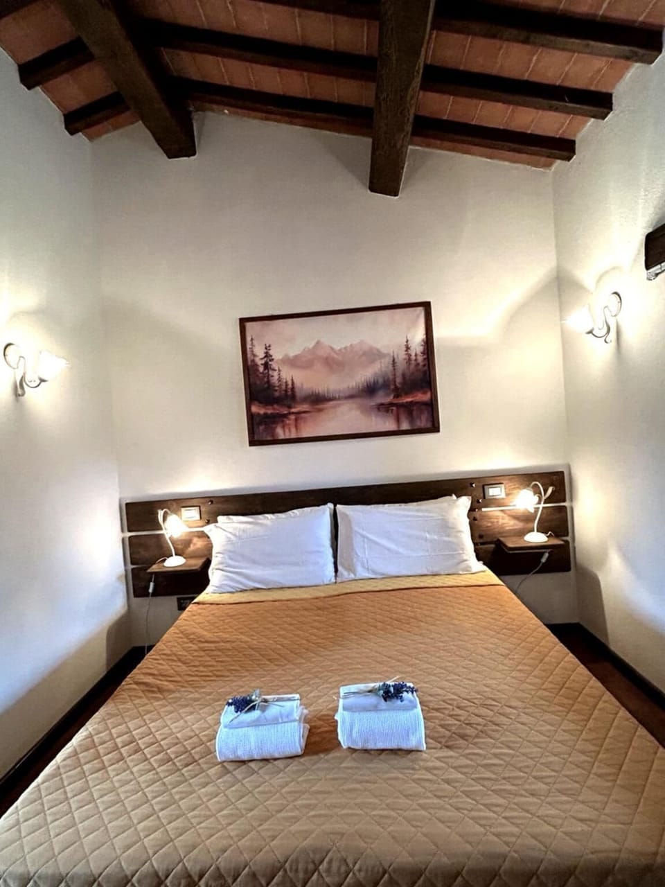 Basic Double Room | Desk, laptop workspace, blackout drapes, free cribs/infant beds